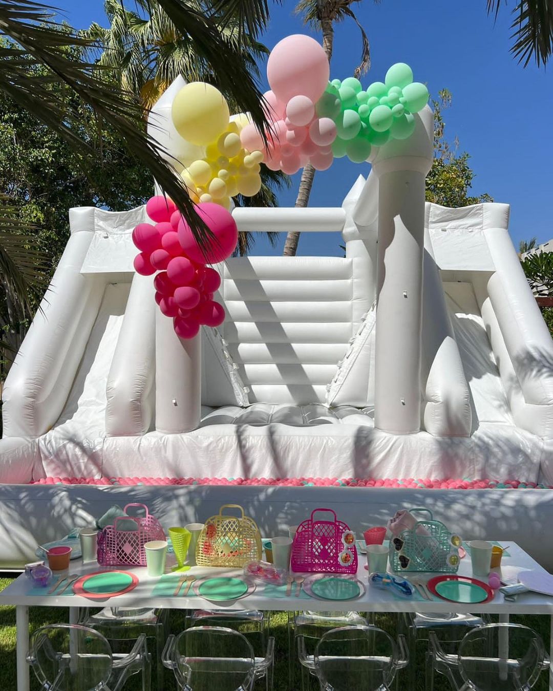 14ft x 16.5ft White Double Slide Bouncy Castle - Jayde's Bouncy Castle Rentals